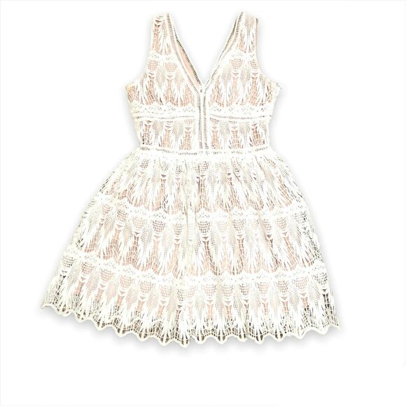 Lucca Couture NEW White Lace Overlay Sleeveless V Neck Fit Flare Dress Fairy - Picture 2 of 5